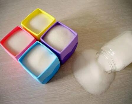 （图为丙烯酸乳液展示图）